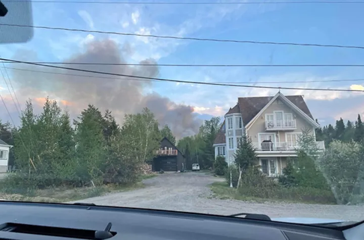 کمک ۱۵۰۰ دلاری دولت کبک به هر خانه تخلیه شده در آتش سوزی‌های جنگلی